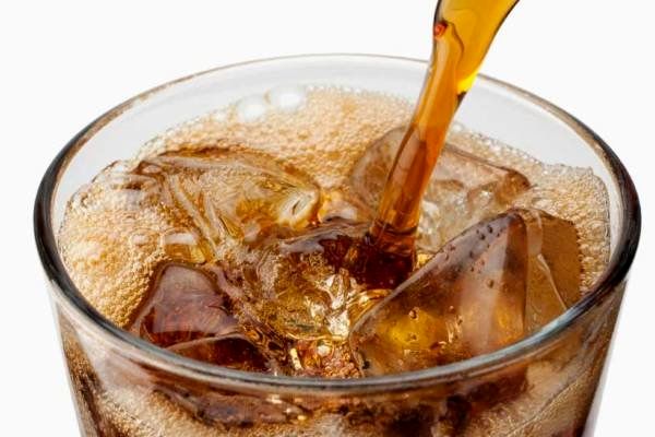 پیامدهای مصرف نوشابه انرژی زا بر سلامت روان و فشار خون