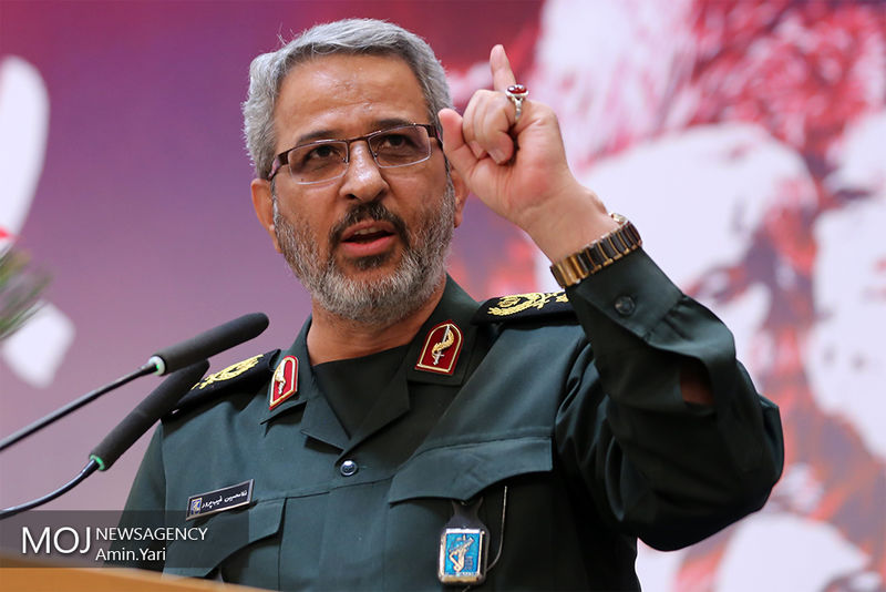 مردم حق دارند از اموری که نهادهای انقلابی برای پیشرفت کشور انجام می دهند مطلع شوند