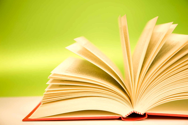 هفته کتاب موقعیت مناسبی برای تبلیغ کتابخوانی است
