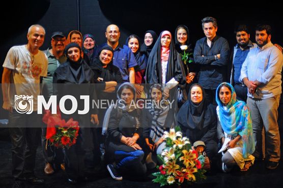«سپنج رنج و شکنج فرخنده» از سه نگاه