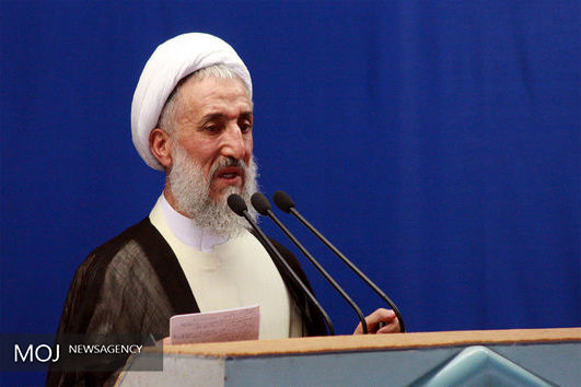 رئیس جمهوری میخواهیم که پنجه در پنجه استکبار بیاندازد