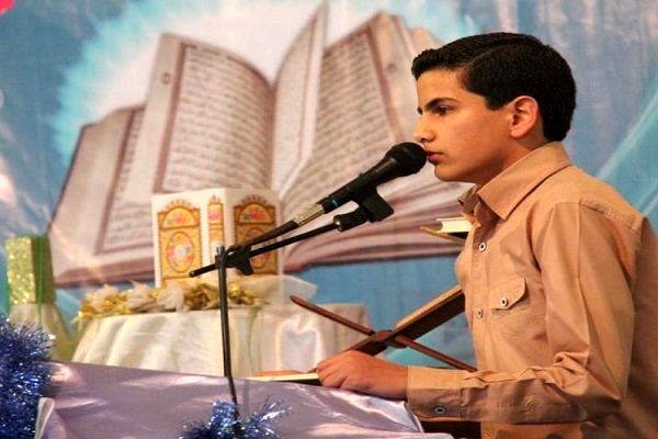 دانش آموزان نخبه سی و ششمین دوره مسابقات قرآن کریم در آران و بیدگل تجلیل شدند