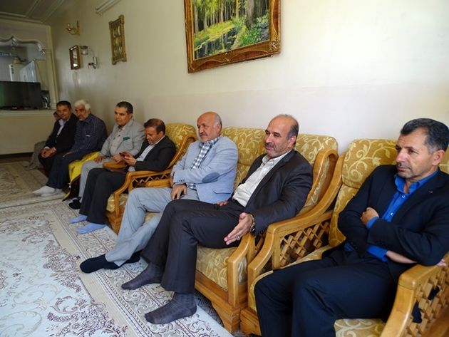 منزل شهیدان فرصتیان میزبان مدیر کل ورزش و جوانان فارس شد