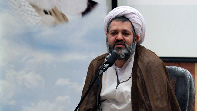 حوزههای علمیه پرچمدار مبارزه با استکبار و ظلم هستند