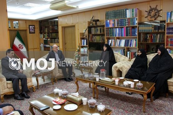 گسترش حضور بانوان در بخشهای مدیریتی وتصمیم گیری گیلان