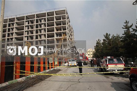 کارگر ساختمانی از حادثه جرثقیل تاور کرین نجات یافت / آسیب جزئی دست کارگر