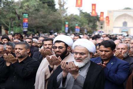 نماز باشکوه ظهر عاشورا در قزوین برگزار شد