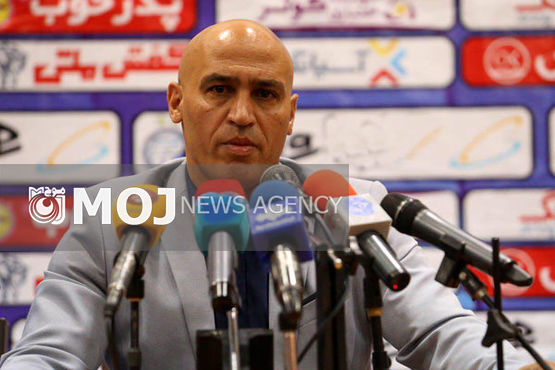 هرجا میرویم، طاهری نصفش را میخواهد!