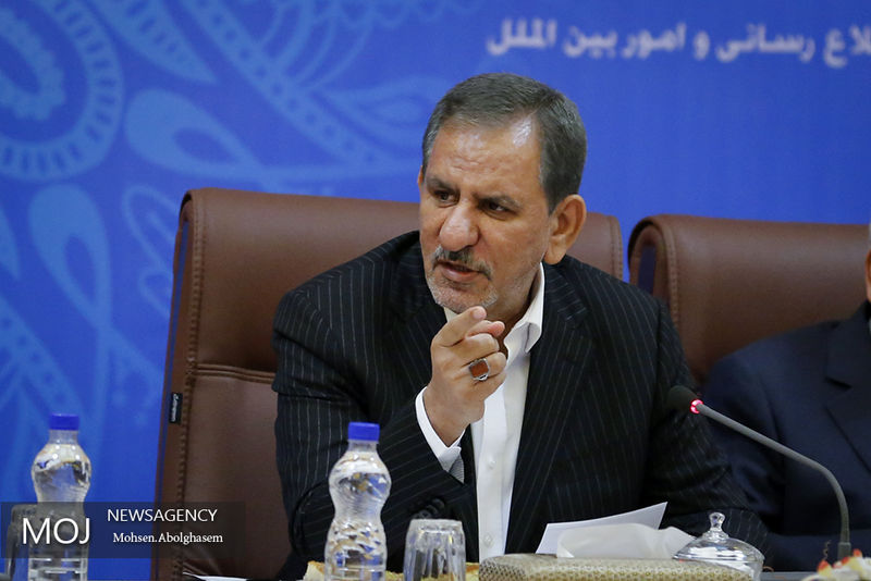انقلاب ایران، انقلاب گل در برابر گلوله بود