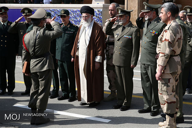 حضور مقام معظم رهبری در مراسم دانشآموختگی دانشجویان دانشگاههای افسری ارتش