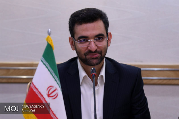 عملکرد سازمان را رها کرده اید و چاپلوسی می کنید