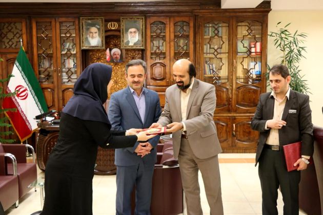 فاطمه فیلی بهعنوان رئیس جدید کتابخانههای عمومی لاهیجان معرفی شد