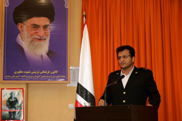 کارگاه آموزشی حرکت و مسیریابی آتش نشانان در فضای بسته و دود برگزار شد