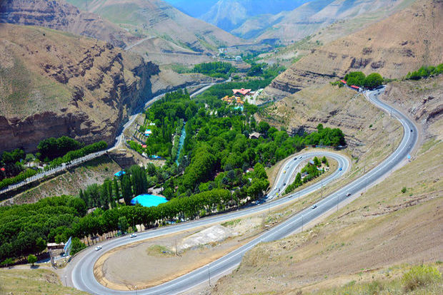 محورهای مواصلاتی البرز گذرگاه گردشگری کشور است