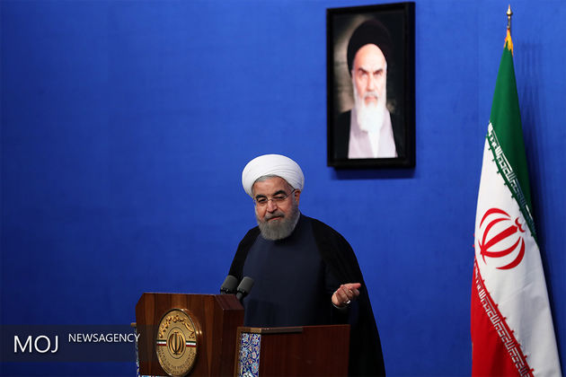 اگر گفتم جوان و اگر گفتم زنان روی عهد خود ایستادهام