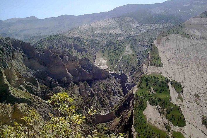 منطقه توریستی و تاریخی«دربند»شهرستان بدره در انتظار گردشگران