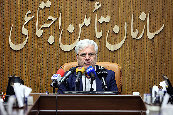 صدور کارت اعتباری بازنشستگان/ همسان سازی حقوق بازنشستگان به زودی اجرا می شود