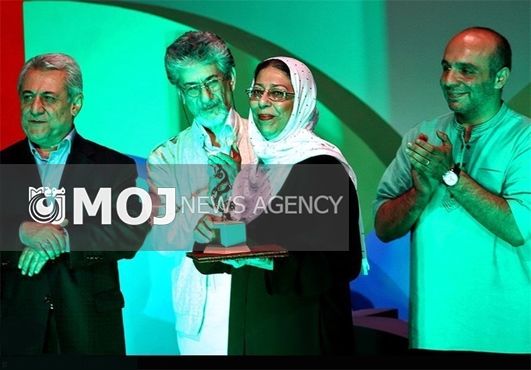 هنگامه مفید تصنیفهای «انسانم آرزوست» را میسازد