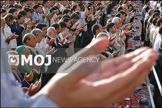 برگزاری نماز عید فطر به امامت آیت الله میرعمادی در مصلای خرم آباد