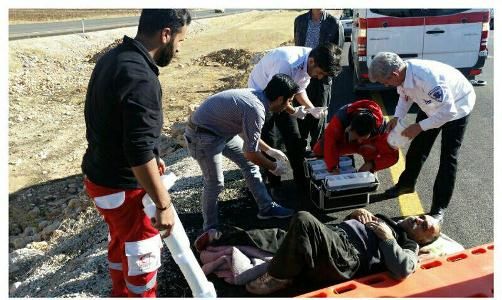 مرد اهل دالاهو زنده از زیرآوار بیرون کشیده شد