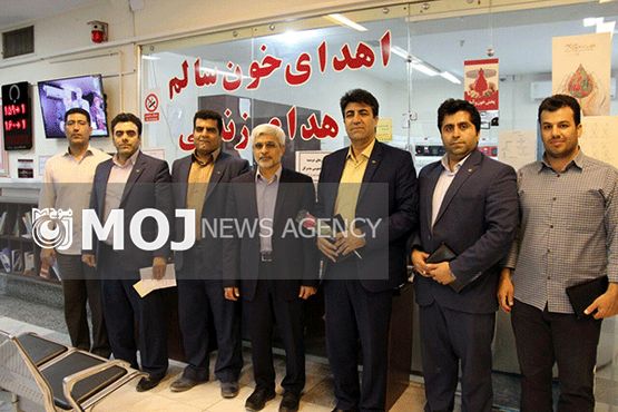 مدیر و کارکنان بانک رفاه استان لرستان خون اهدا کردند