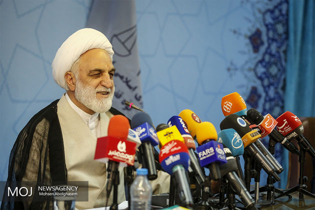 انصاف نیست عده ای با چهره انقلابیگری بی عدالتی را در گفتار به وجود آورند