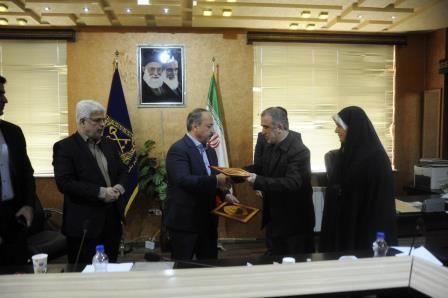 تفاهم نامه شهرداری رشت با کنگره هشت هزار شهید استان گیلان منعقد شد