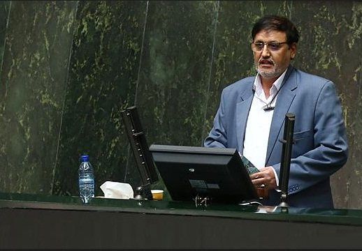 حزب اعتدال و توسعه ادامه همان کارگزاران است/ دولت اساسا اعتقادی به گفتمان انقلاب ندارد