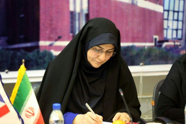 بحث استادیومهای آبادان و خرمشهر را پیگیری خواهم کرد