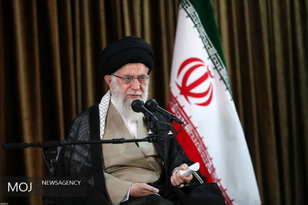 مجازات مفسدان اقتصادی سریع و عادلانه انجام گیرد