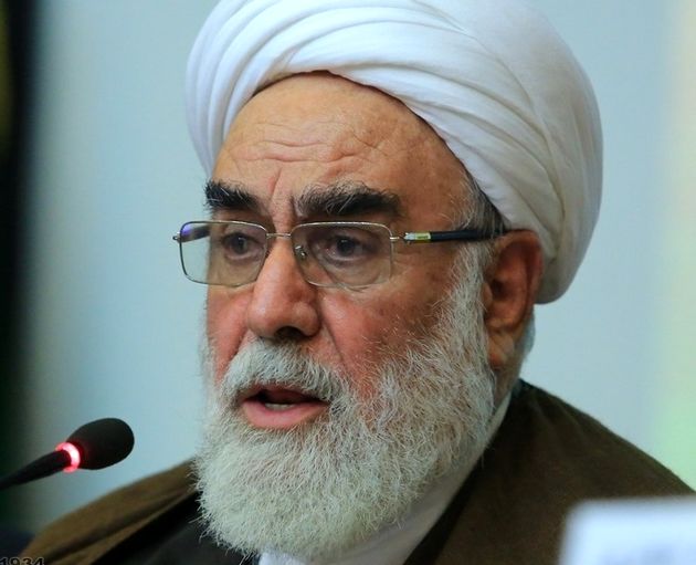 آیتالله قربانی ریش سفید اقامه نماز در گیلان است