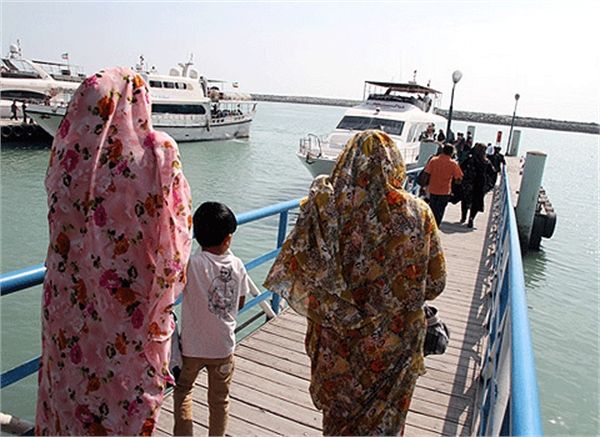 ترابری مسافر در بنادر قشم به7 میلیون نفرسفر رسید / رونق 199 درصدی ترانشیپ در بندر قشم