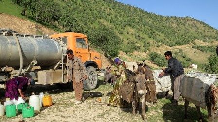 آبرسانی سیار به مناطق عشایری جنوب استان اصفهان