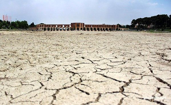 اجرای مصوبات ۹ ماده ای زاینده رود خواسته کشاورزان شرق اصفهان است