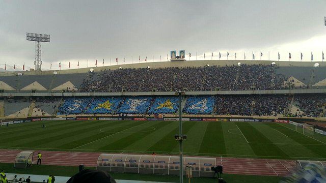 25 هزار استقلالی در آزادی