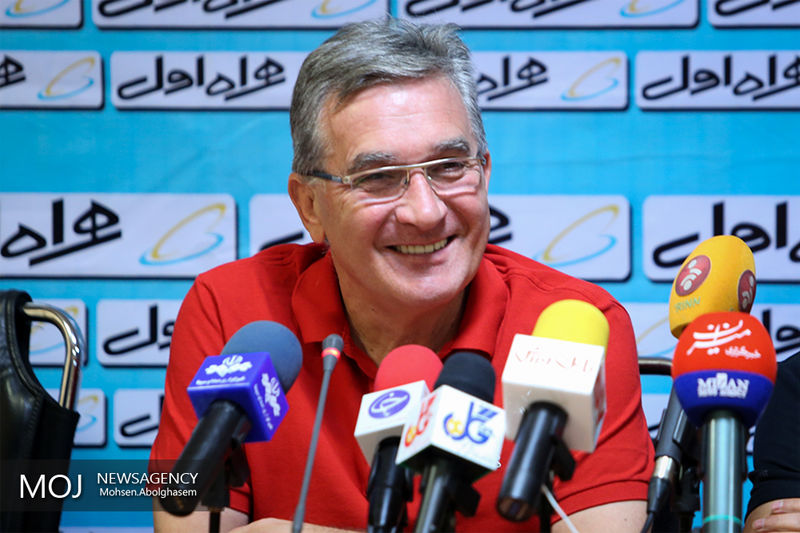 شانس 2 تیم برای قهرمانی مساوی است/ هواداران ما یک امتیاز مثبت برای ما محسوب می شوند