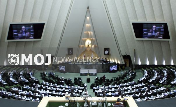 رهایی از وابستگی اقتصاد به نفت تنها از مسیر توسعه صنعت میسر میشود