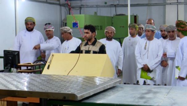 بازدید هیات تجاری عمانی از واحدهای تولیدی مصالح ساختمانی هرمزگان