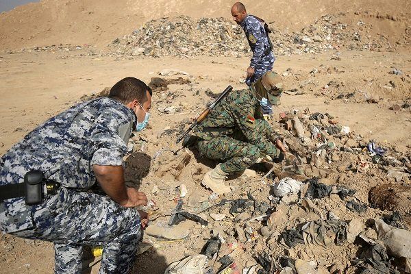 گور جمعی از 18 کودک و زن در شمال موصل