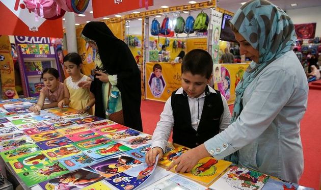 نمایشگاه نوشت افزار ایرانی «ایران نوشت» در مدارس لرستان برپا شد