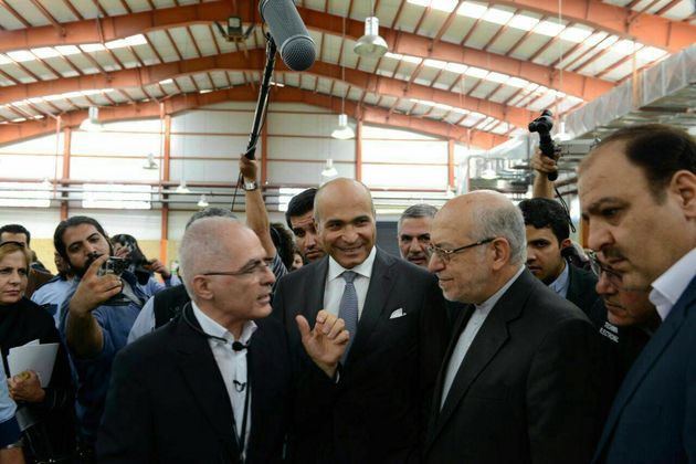 اصرار نعمت زاده برای حذف گمرک/ سند تخفیف میلیاردی برای سامسونگ