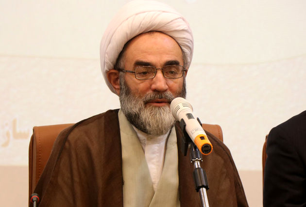 نامه های امام علی(ع) به استانداران مملو از مدیریت، برنامه ریزی و توجه به خدا است