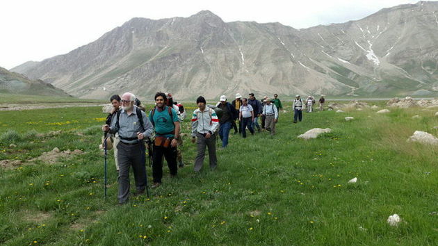 پیادهروی با نویسندگان در طبیعت شمال ایران