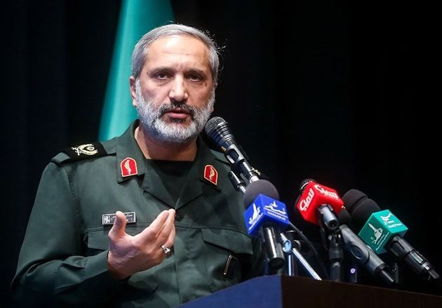 پیروزی رزمندگان جهان اسلام را به امت اسلامی تبریک عرض میکنم
