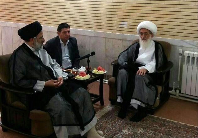 مشهد باید به مرکز اشاعه اسلام ناب در دنیا تبدیل شود