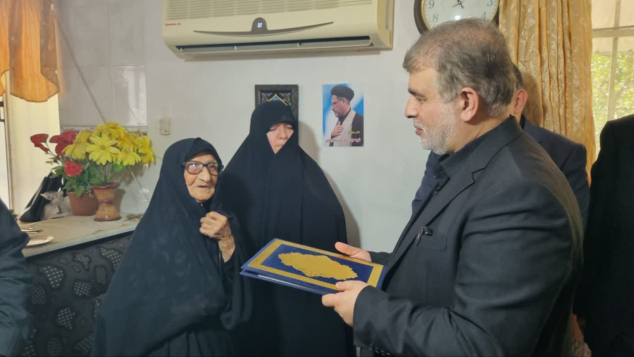 دیدار رئیس کل دادگستری مازندران با خانواده شهید ابراهیمی