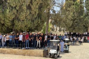 ده‌ها هزار فلسطینی‌ در نماز جمعه مسجدالاقصی حضور یافتند