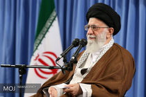 مراسم شب خاطره دفاع مقدس با حضور رهبر معظم انقلاب آغاز شد