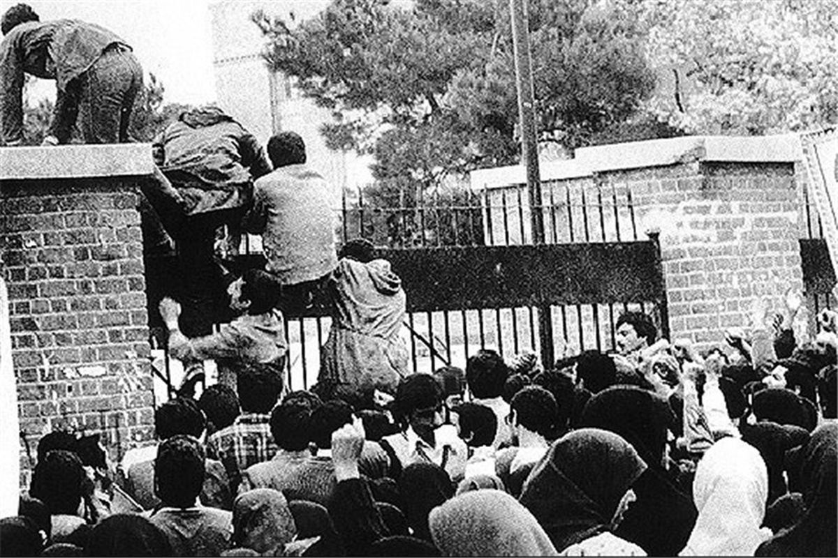 لانه جاسوسی