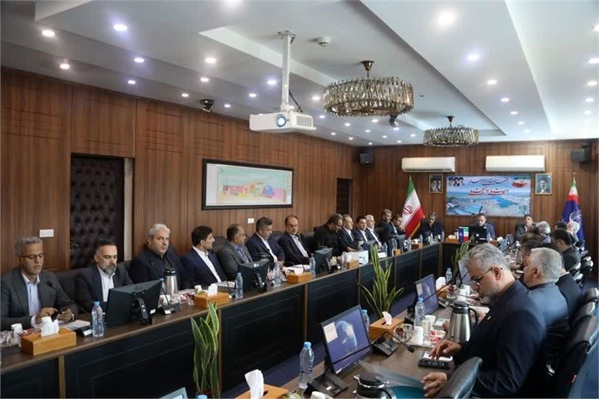 نشست مشترک با نمایندگان شرکت‌های کشتیرانی در بندر امیر آباد